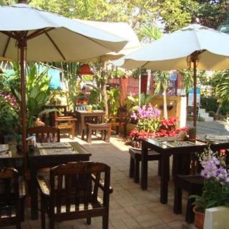 Thapae Gate Lodge Chiang Mai Exterior foto